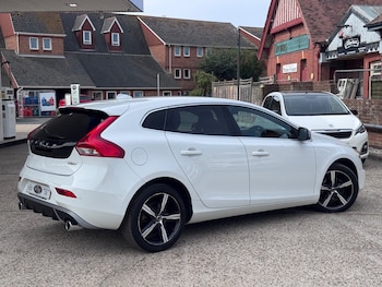 Used Volvo V40 2016 for sale - 79367957: Photo