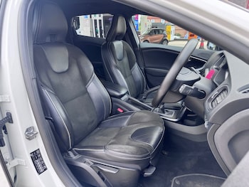 Used Volvo V40 2016 for sale - 79367957: Photo