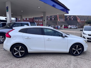 Used Volvo V40 2016 for sale - 79367957: Photo