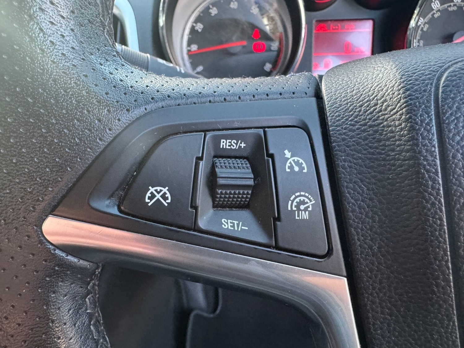 Used Vauxhall Astra 2015 for sale - 77006562: Photo 12