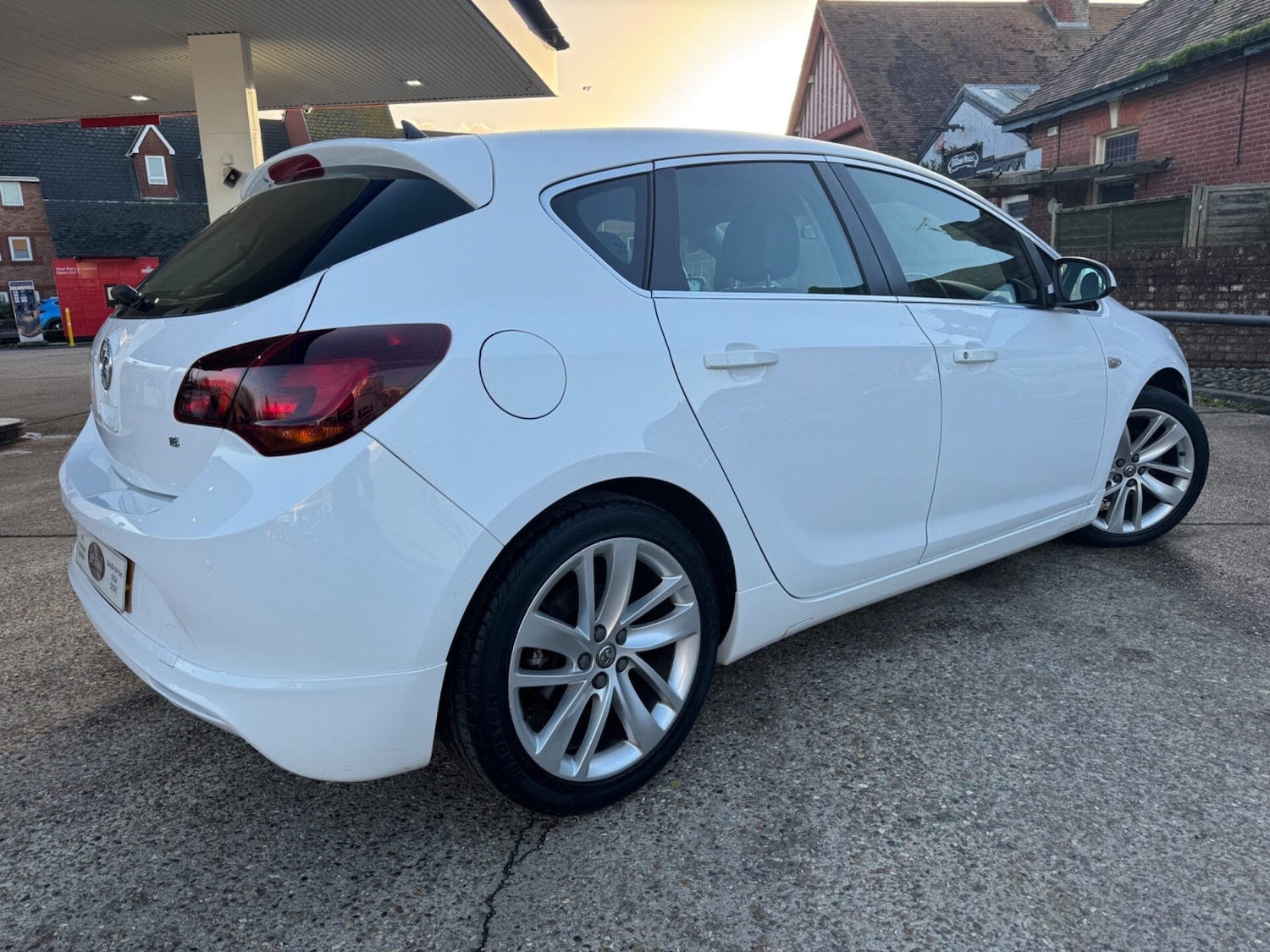 Used Vauxhall Astra 2015 for sale - 77006562: Photo 2