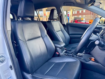 Used Toyota RAV4 2015 for sale - 76558407: Photo