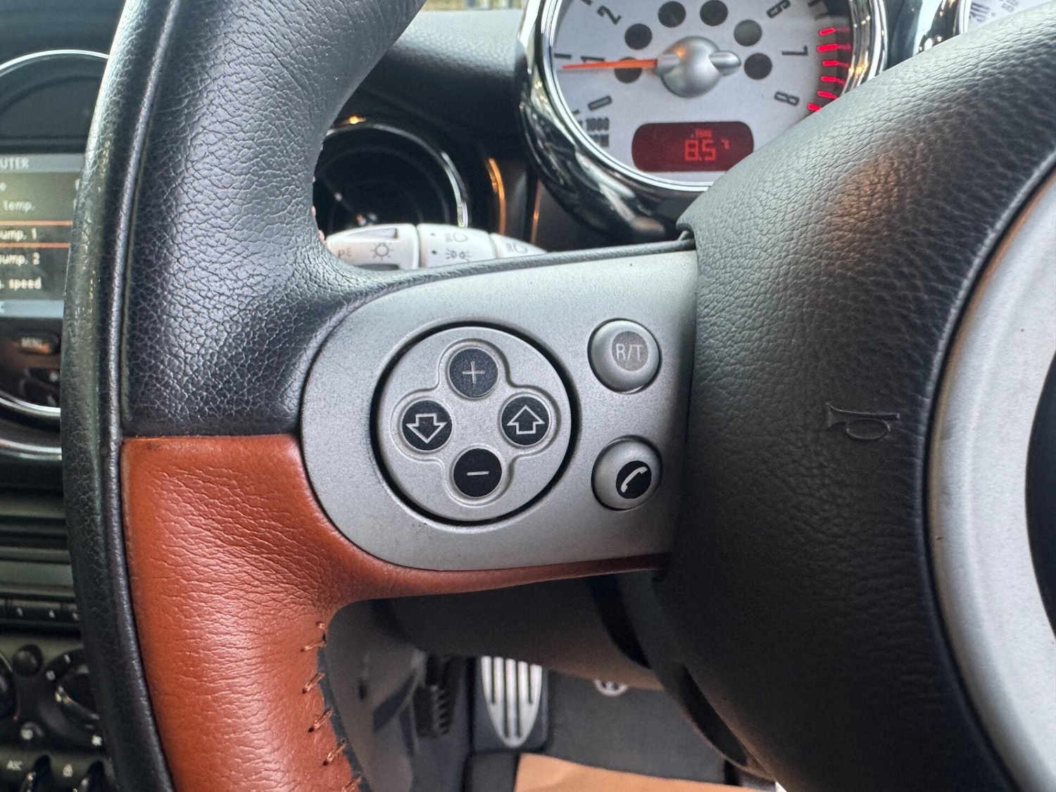 Used MINI Convertible 2009 for sale - 77199341: Photo 13