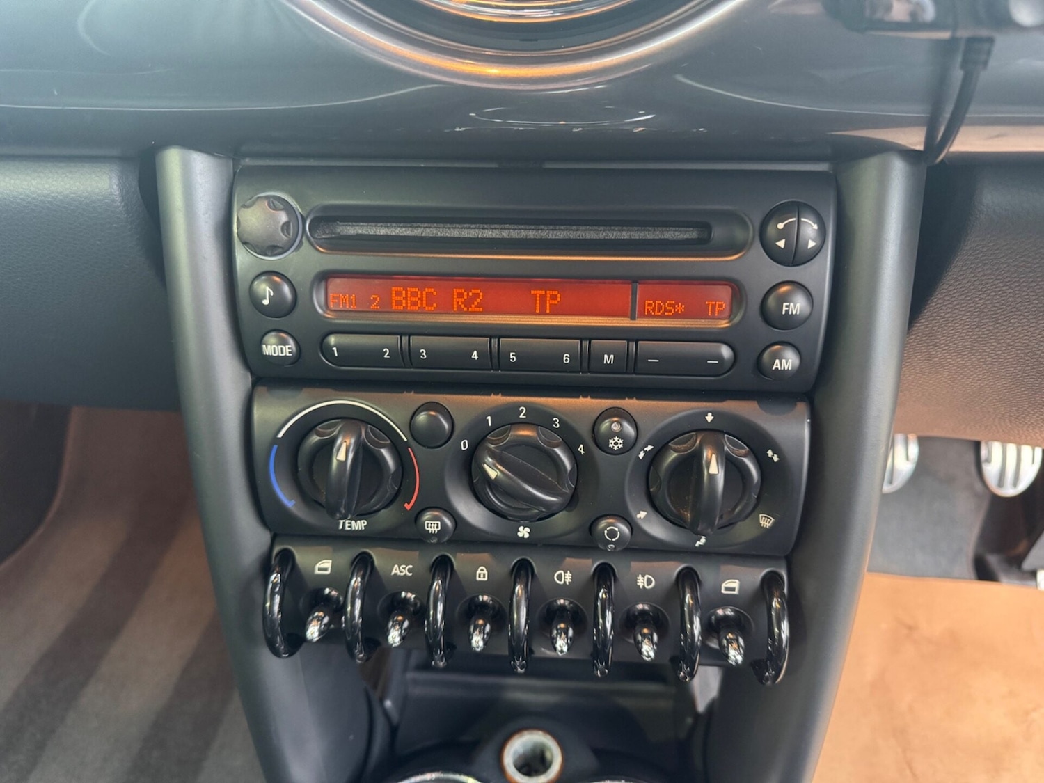 Used MINI Convertible 2009 for sale - 77199341: Photo 15