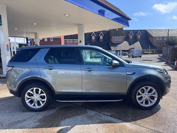 Used Land Rover Discovery Sport 2015 for sale - 79548049: Photo