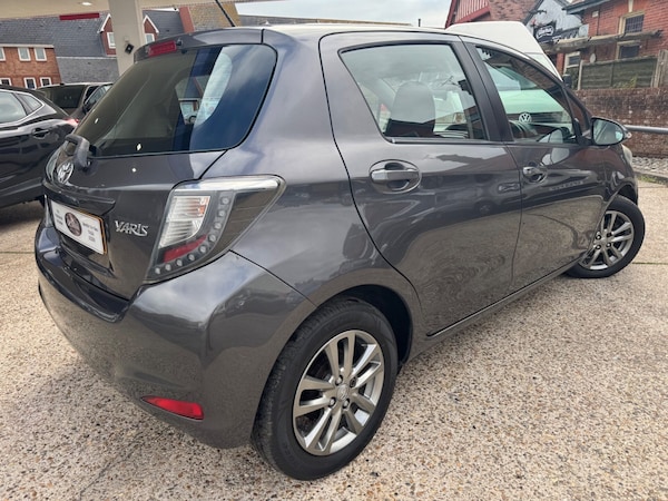 Used Toyota Yaris 2014 for sale - 76173581: Photo 2