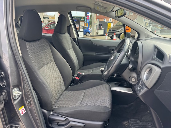 Used Toyota Yaris 2014 for sale - 76173581: Photo 3