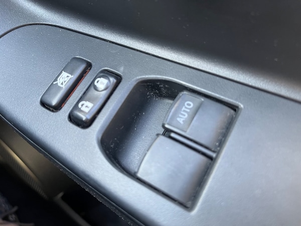 Used Toyota Yaris 2015 for sale - 75663106: Photo 23