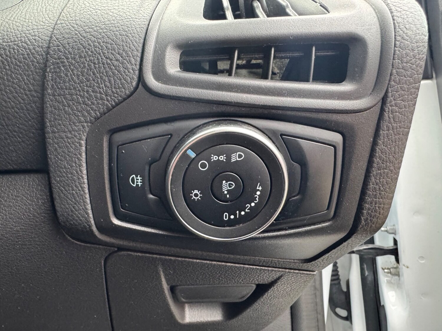 Used Ford Focus 2015 for sale - 76245868: Photo 14