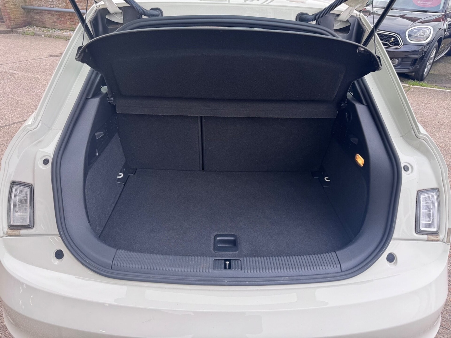 Used Audi A1 2011 for sale - 78122879: Photo 10