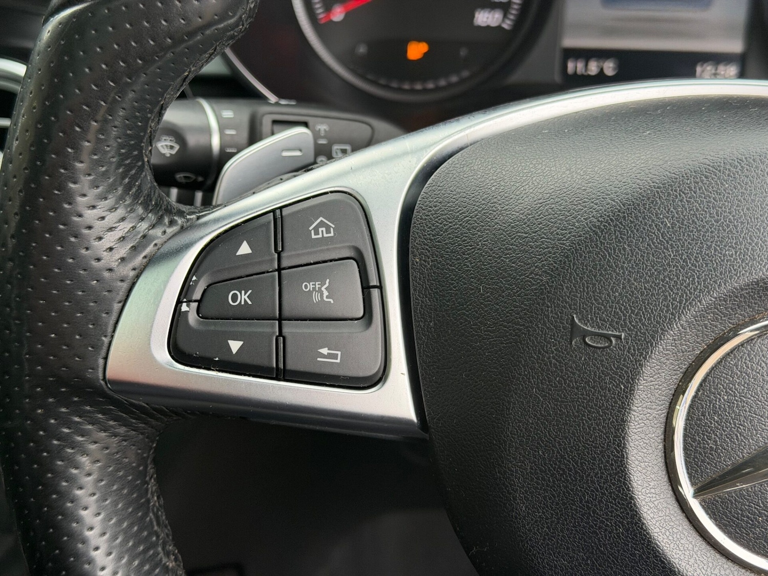 Used Mercedes-Benz GLC 2016 for sale - 78015930: Photo 12