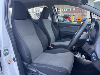 Used Toyota Yaris 2015 for sale - 76275240: Photo