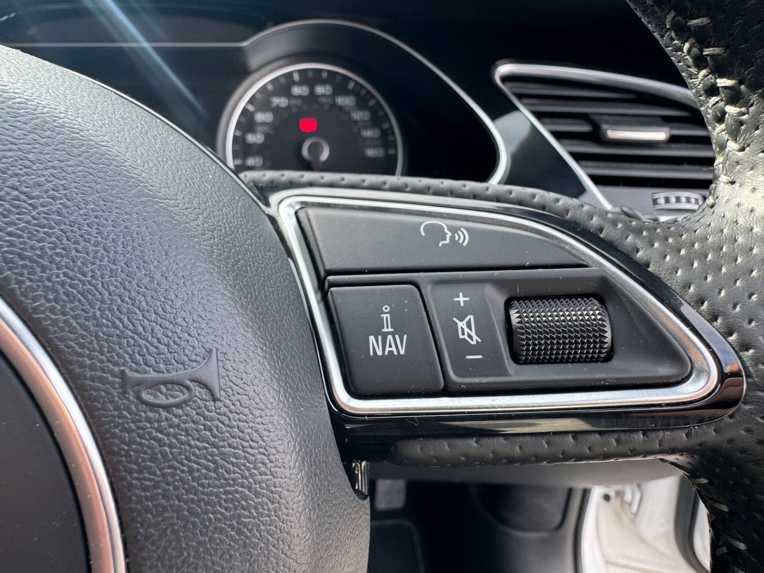 Used Audi A4 2013 for sale - 75778517: Photo 14