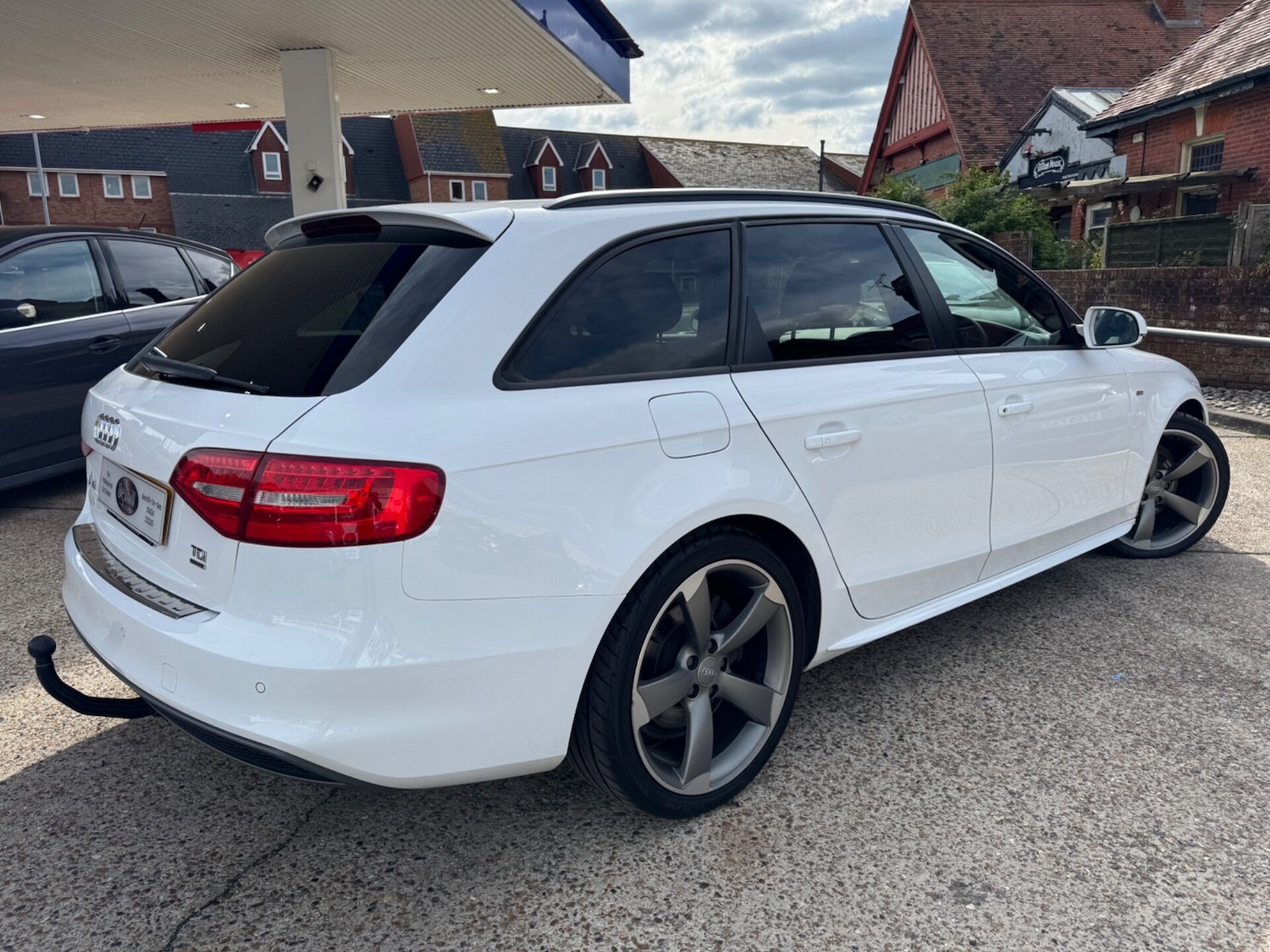 Used Audi A4 2013 for sale - 75778517: Photo 2
