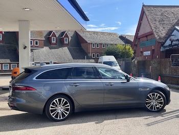 Used Jaguar XF 2017 for sale - 78513233: Photo