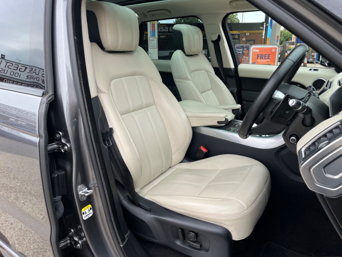 Used Land Rover Range Rover Sport 2018 for sale - 76535099: Photo 3