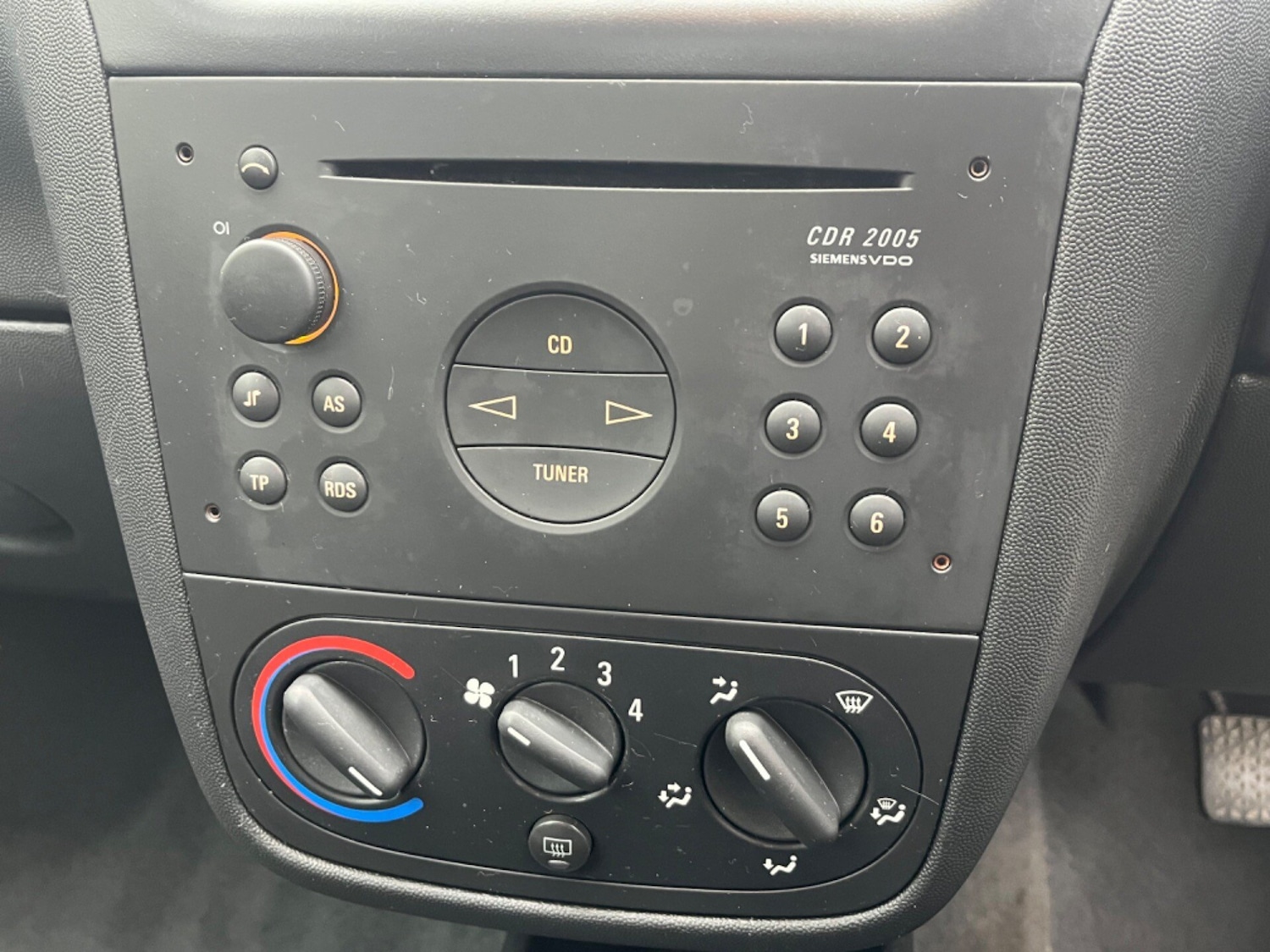 Used Vauxhall Corsa 2004 for sale - 76236477: Photo 11