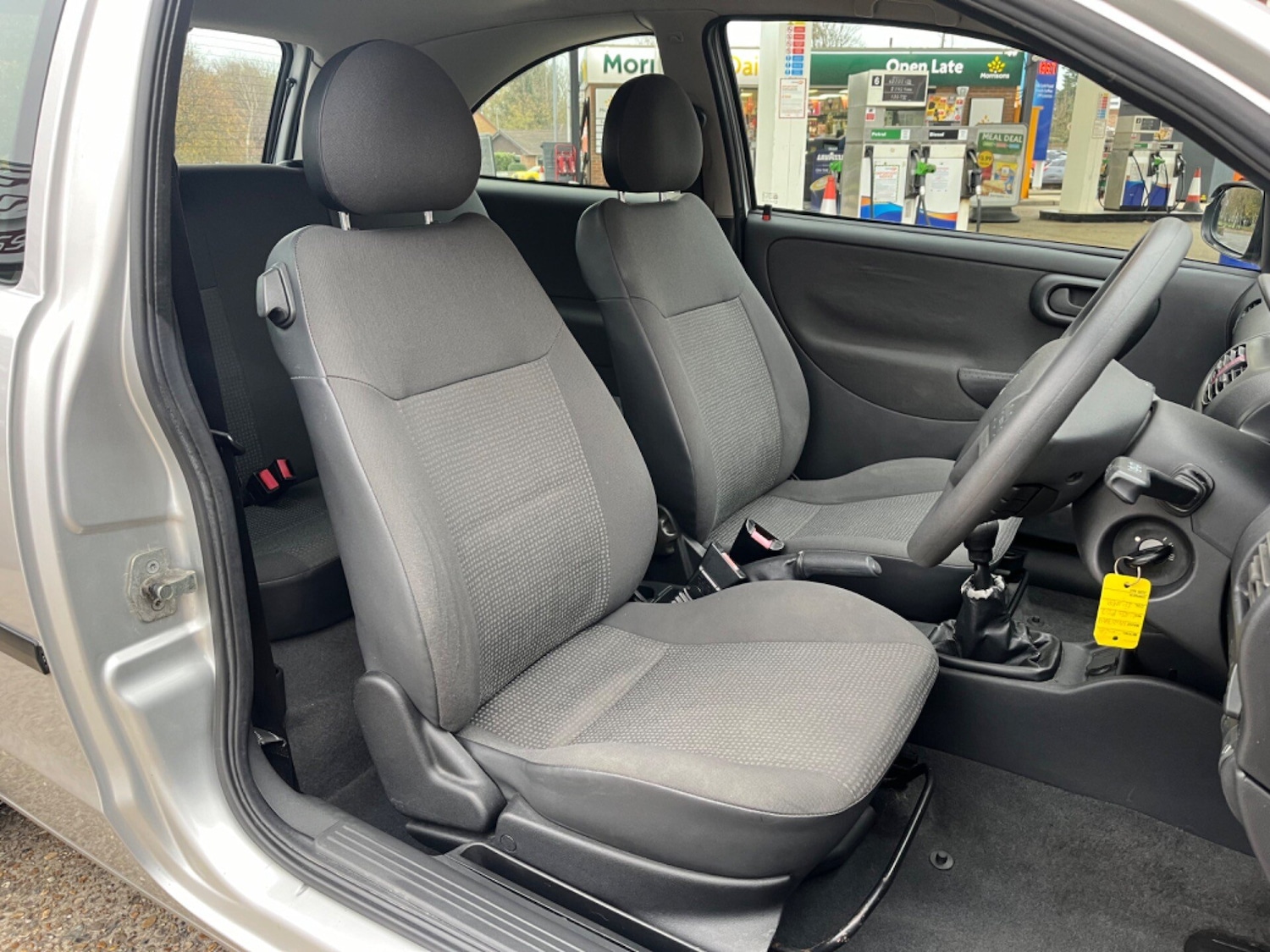 Used Vauxhall Corsa 2004 for sale - 76236477: Photo 3