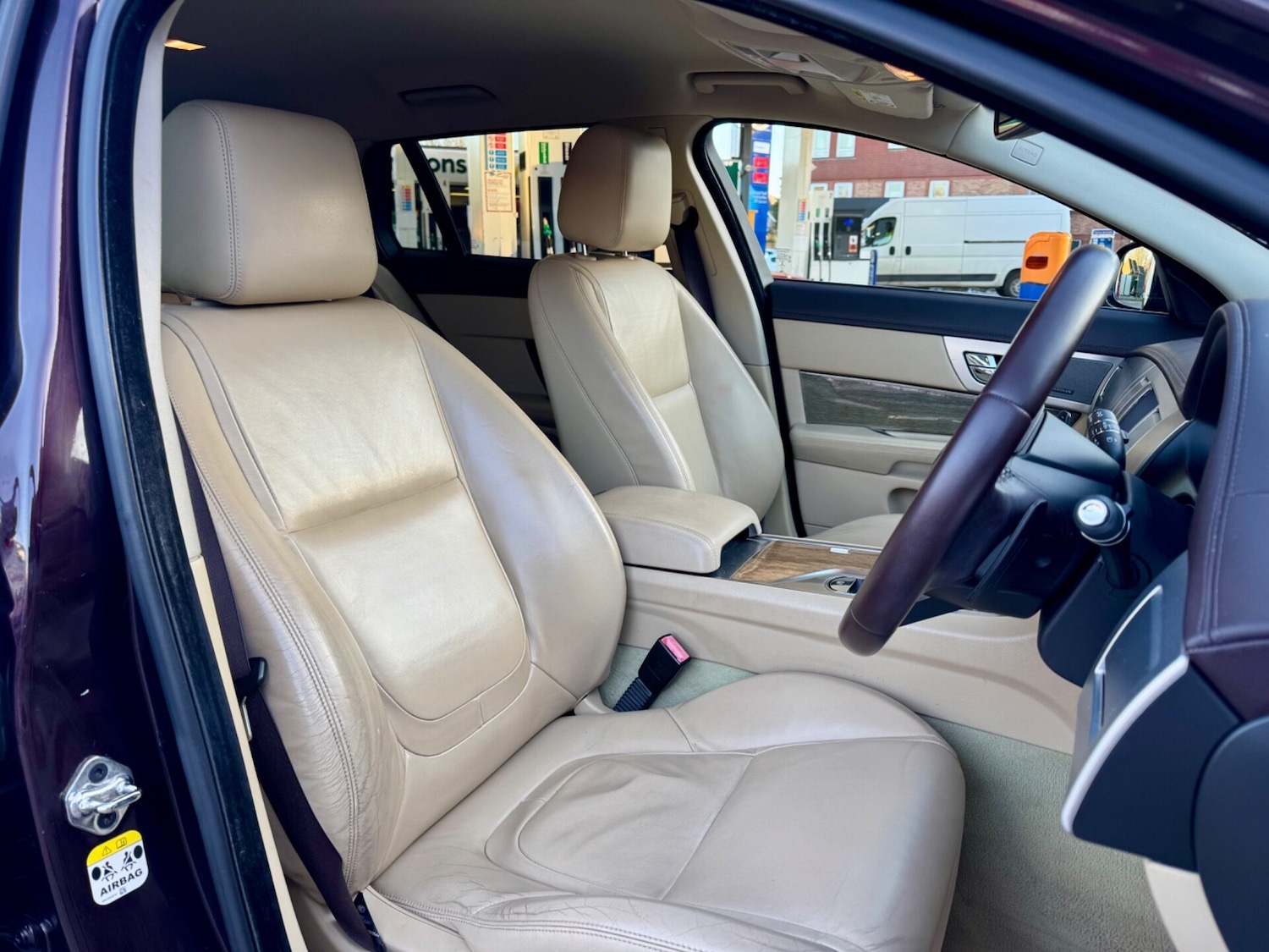 Used Jaguar XF 2014 for sale - 76631163: Photo 3