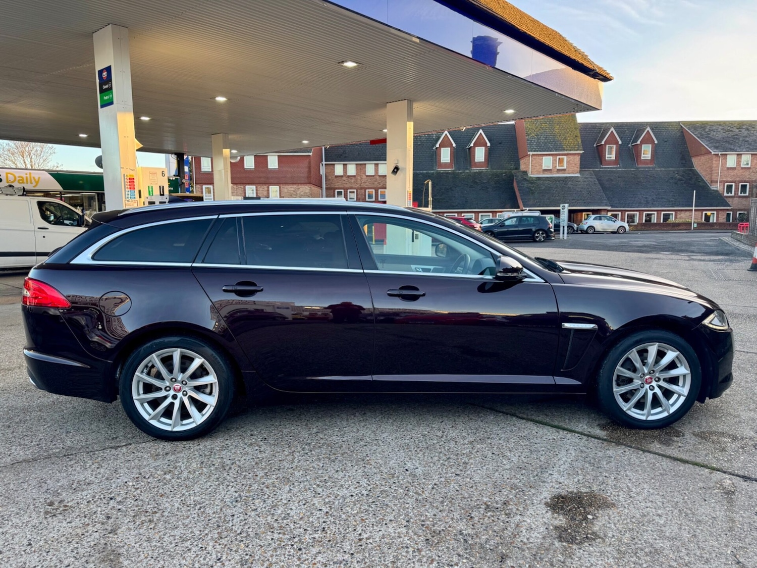 Used Jaguar XF 2014 for sale - 76631163: Photo 4