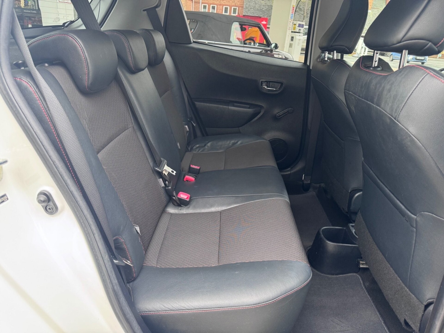 Used Toyota Yaris 2013 for sale - 77520449: Photo 11