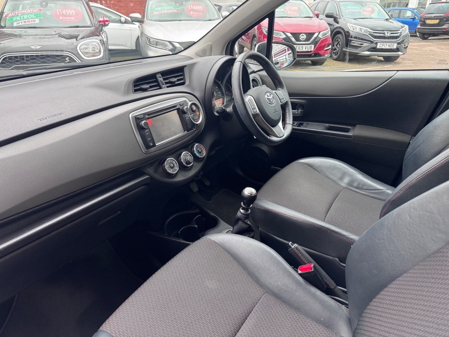 Used Toyota Yaris 2013 for sale - 77520449: Photo 12