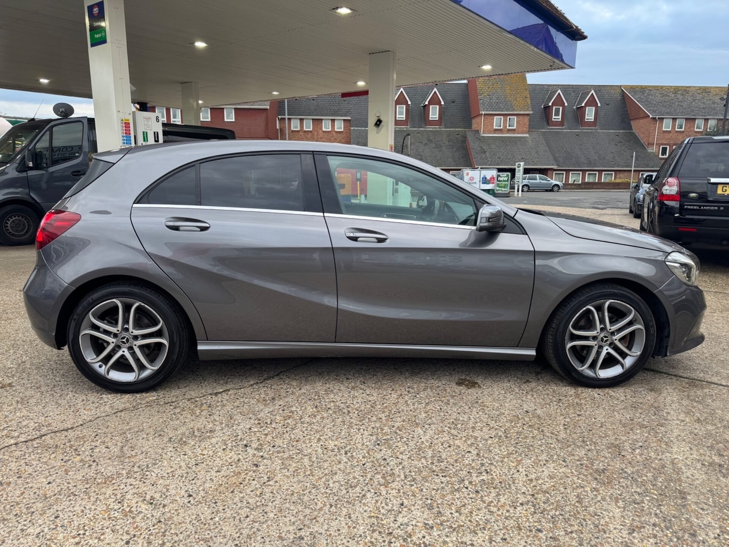 Used Mercedes-Benz A-Class 2018 for sale - 75987386: Photo 4