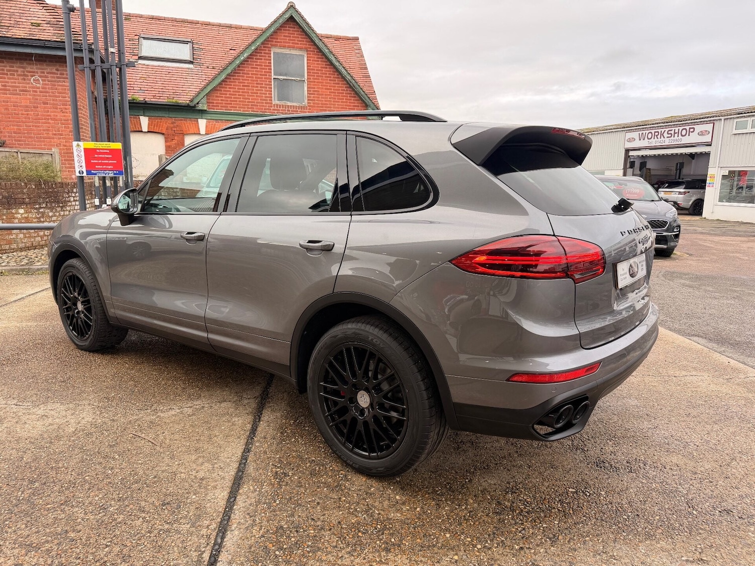 Used Porsche Cayenne 2017 for sale - 76863108: Photo 12