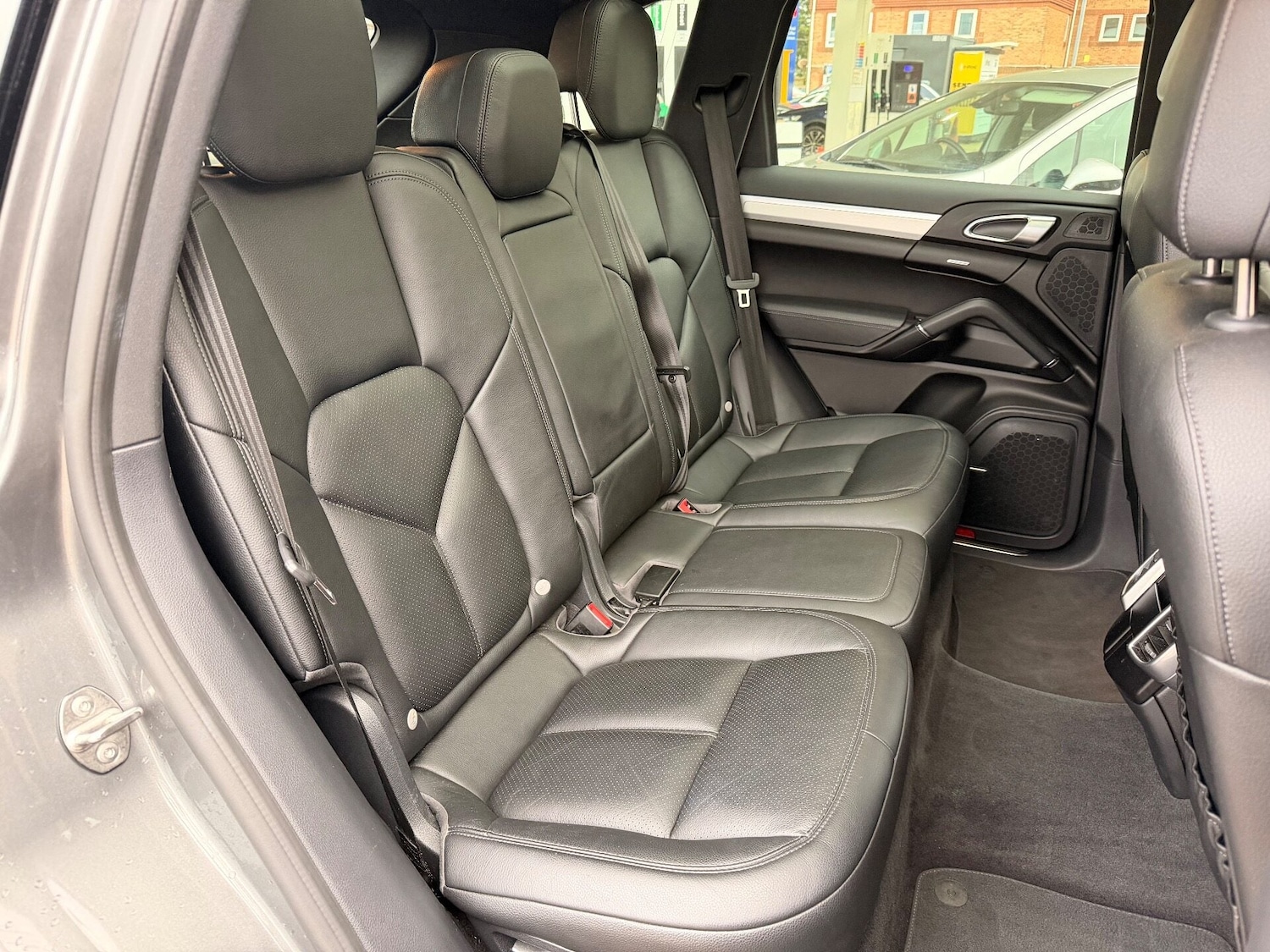 Used Porsche Cayenne 2017 for sale - 76863108: Photo 8