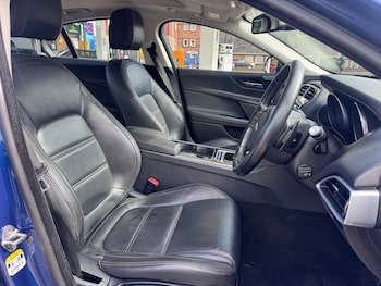 Used Jaguar XE 2015 for sale - 78558360: Photo