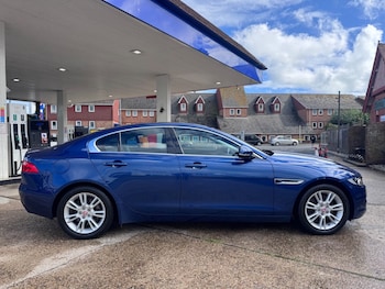 Used Jaguar XE 2015 for sale - 78558360: Photo