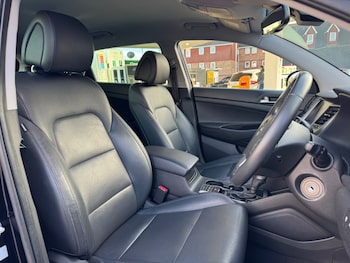 Used Hyundai TUCSON 2017 for sale - 76492274: Photo