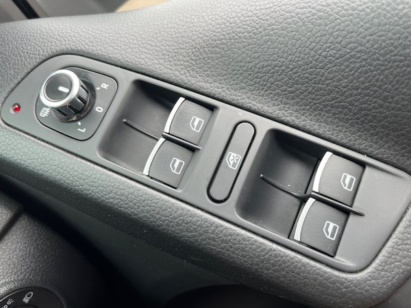 Used Volkswagen Tiguan 2015 for sale - 75426389: Photo 25