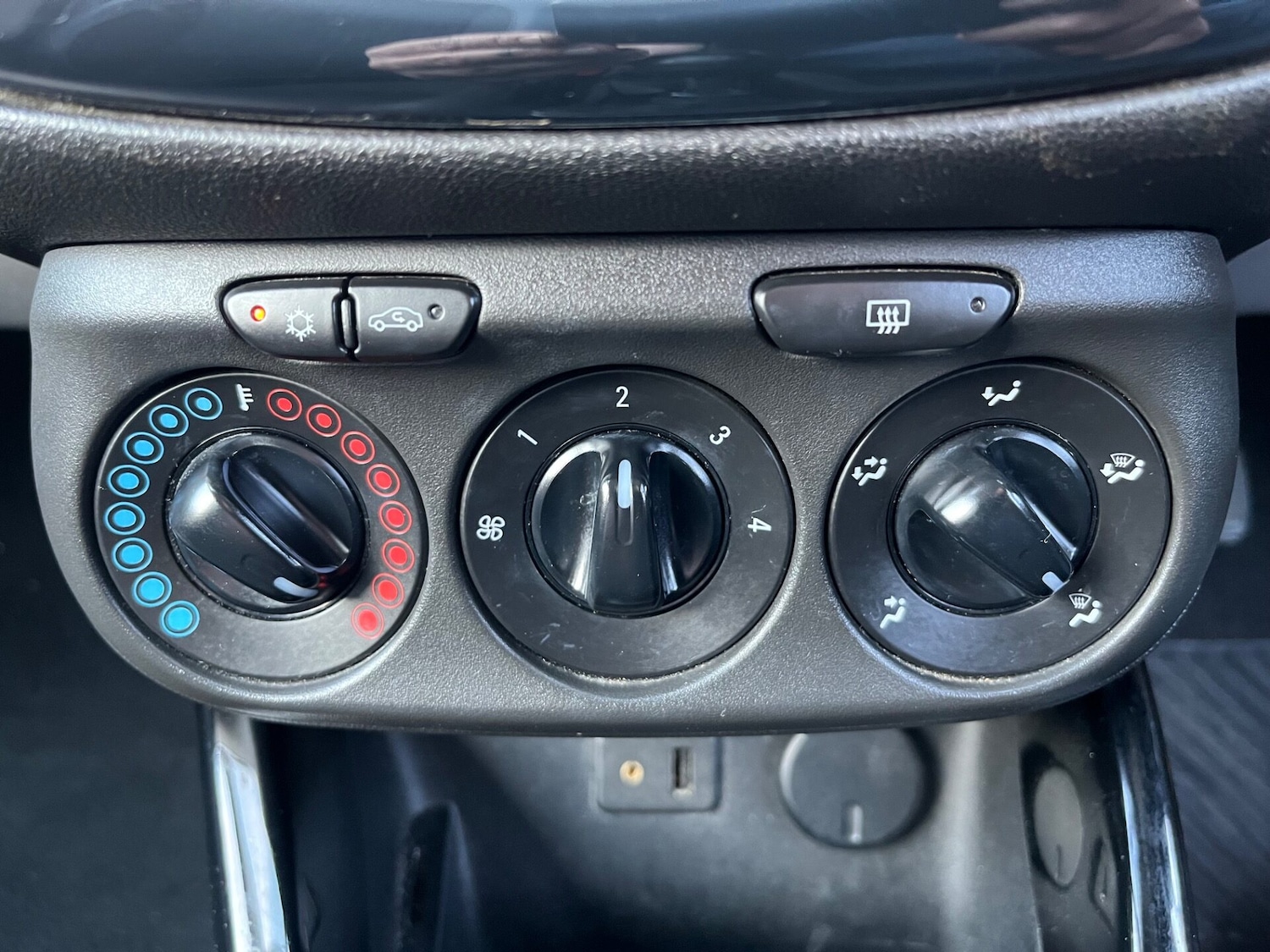 Used Vauxhall Corsa 2015 for sale - 76520122: Photo 16