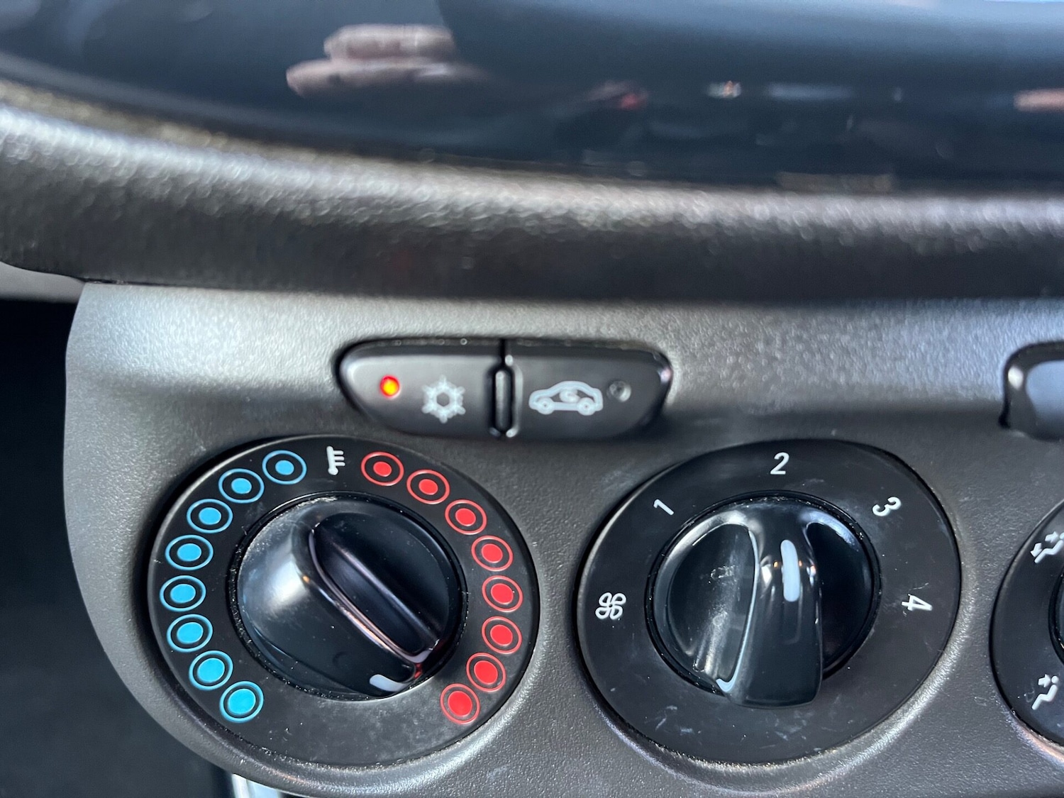 Used Vauxhall Corsa 2015 for sale - 76520122: Photo 17