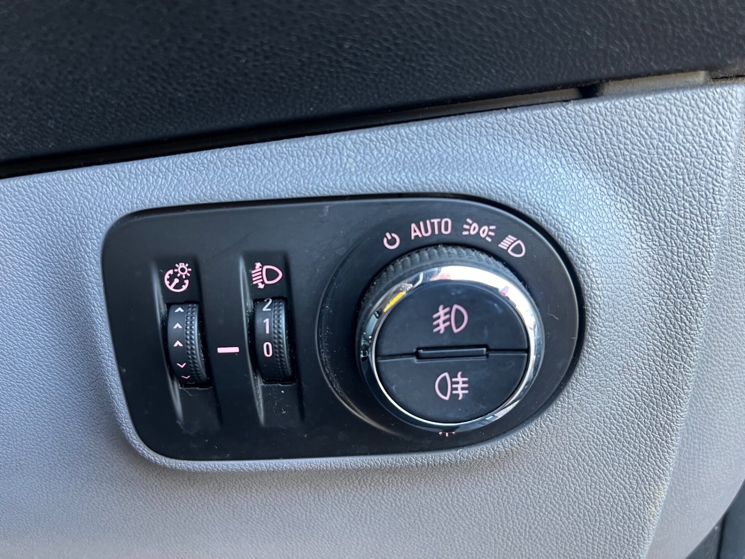 Used Vauxhall Corsa 2015 for sale - 76520122: Photo 19