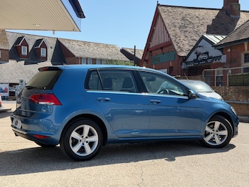 Used Volkswagen Golf 2016 for sale - 78633143: Photo