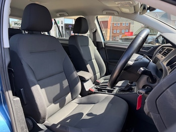 Used Volkswagen Golf 2016 for sale - 78633143: Photo