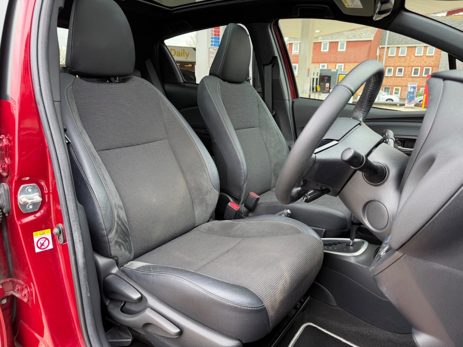 Used Toyota Yaris 2018 for sale - 78070116: Photo 19