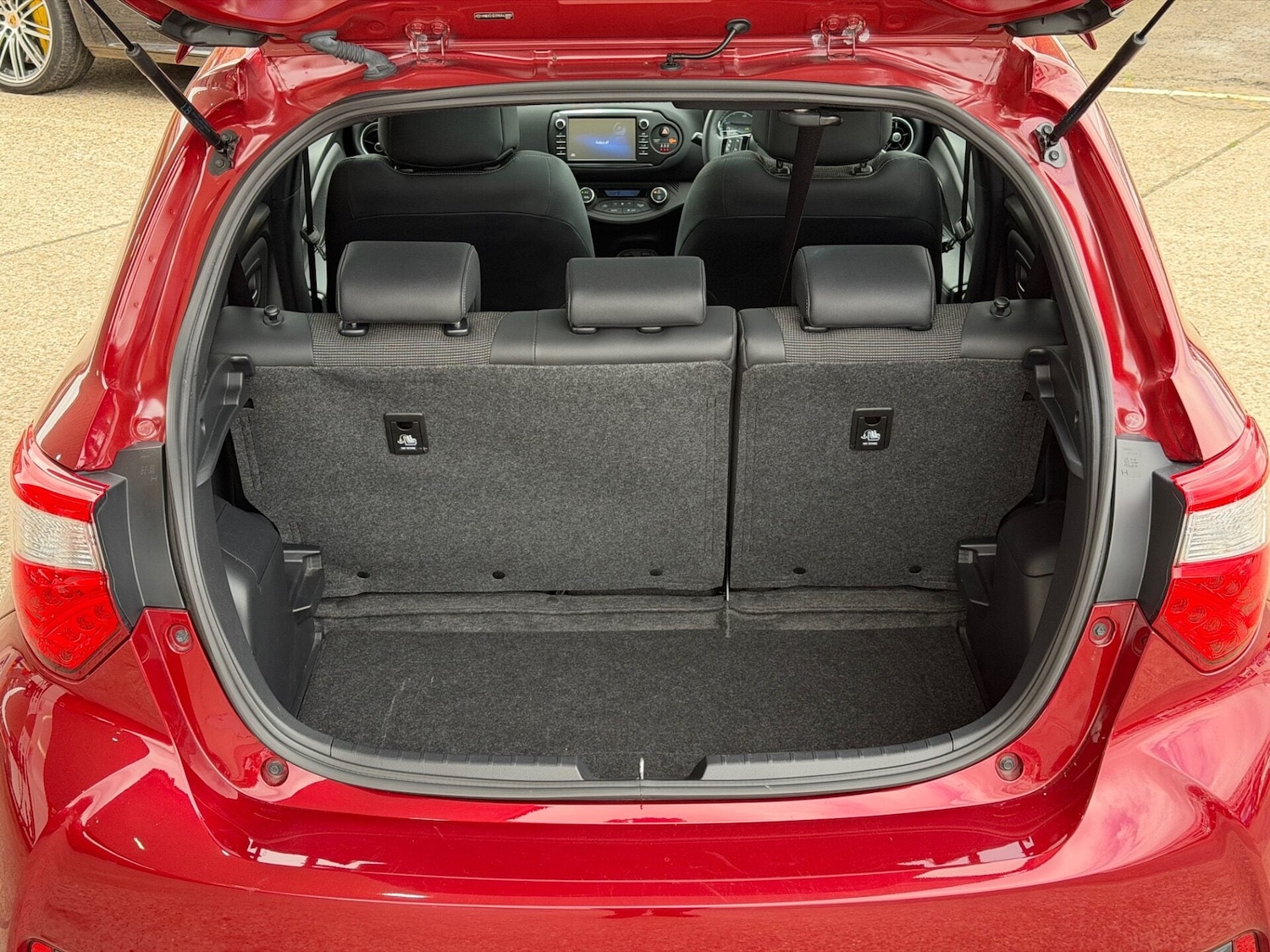 Used Toyota Yaris 2018 for sale - 78070116: Photo 20