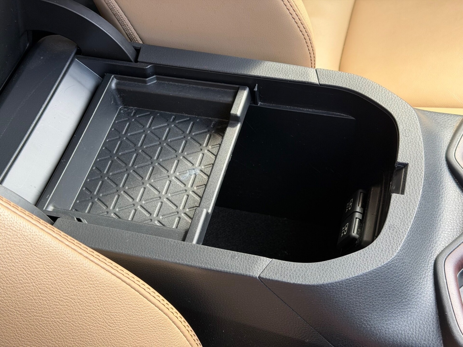 Used Toyota RAV4 2019 for sale - 78133199: Photo 25