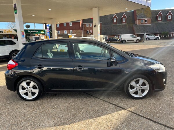 Used Toyota Auris 2011 for sale - 74205489: Photo 6