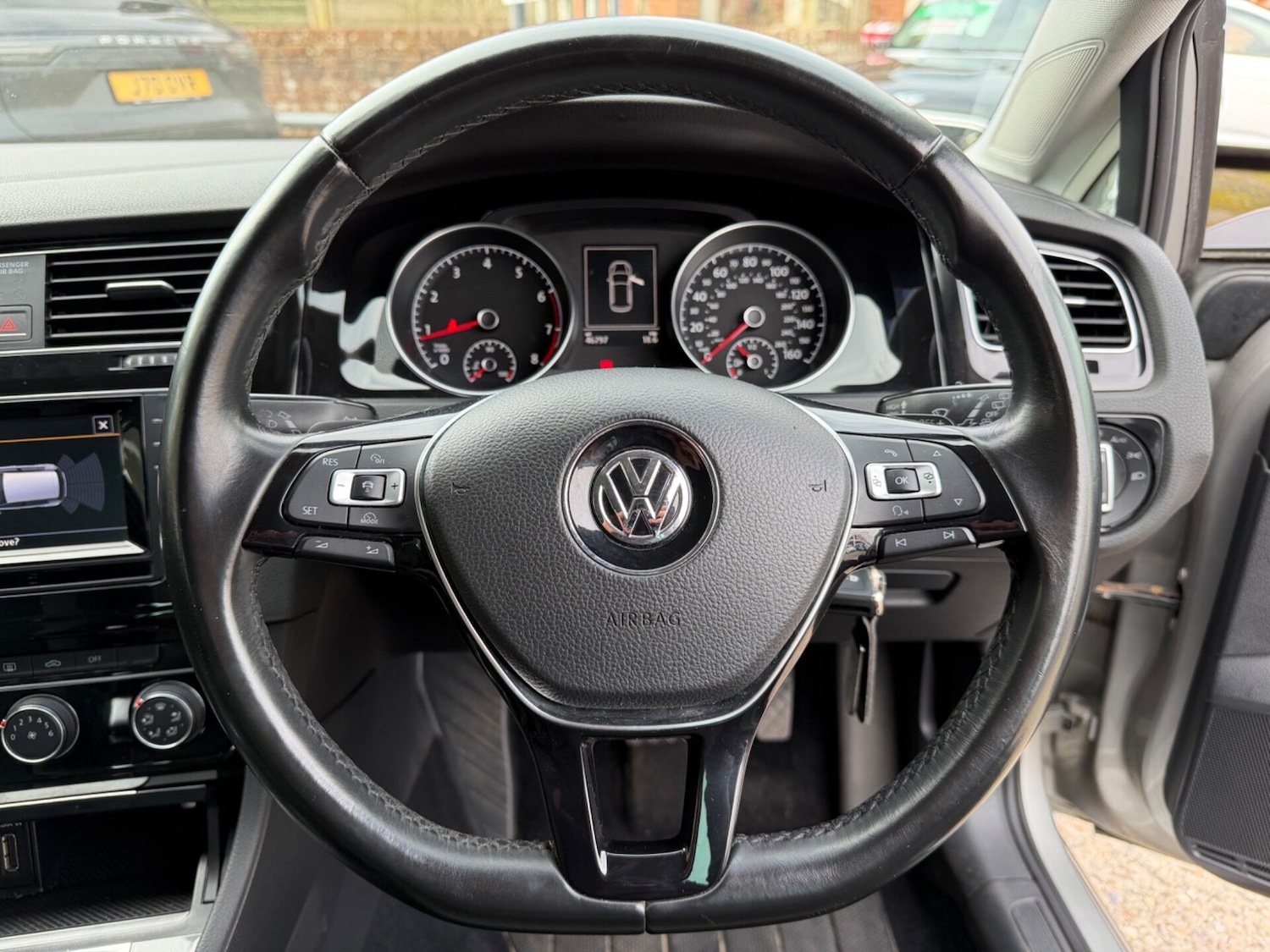 Used Volkswagen Golf 2014 for sale - 77651543: Photo 11