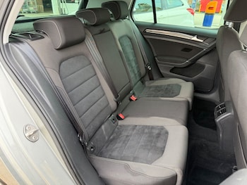 Used Volkswagen Golf 2014 for sale - 77651543: Photo