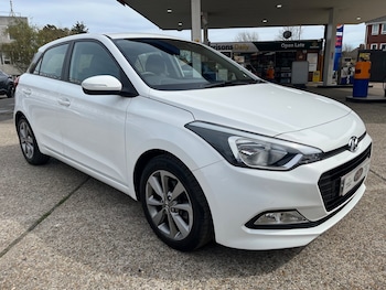Used Hyundai i20 2016 for sale - 75643743: Photo