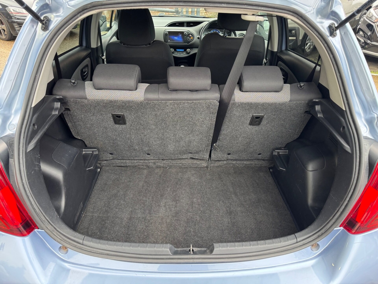 Used Toyota Yaris 2017 for sale - 76685599: Photo 10