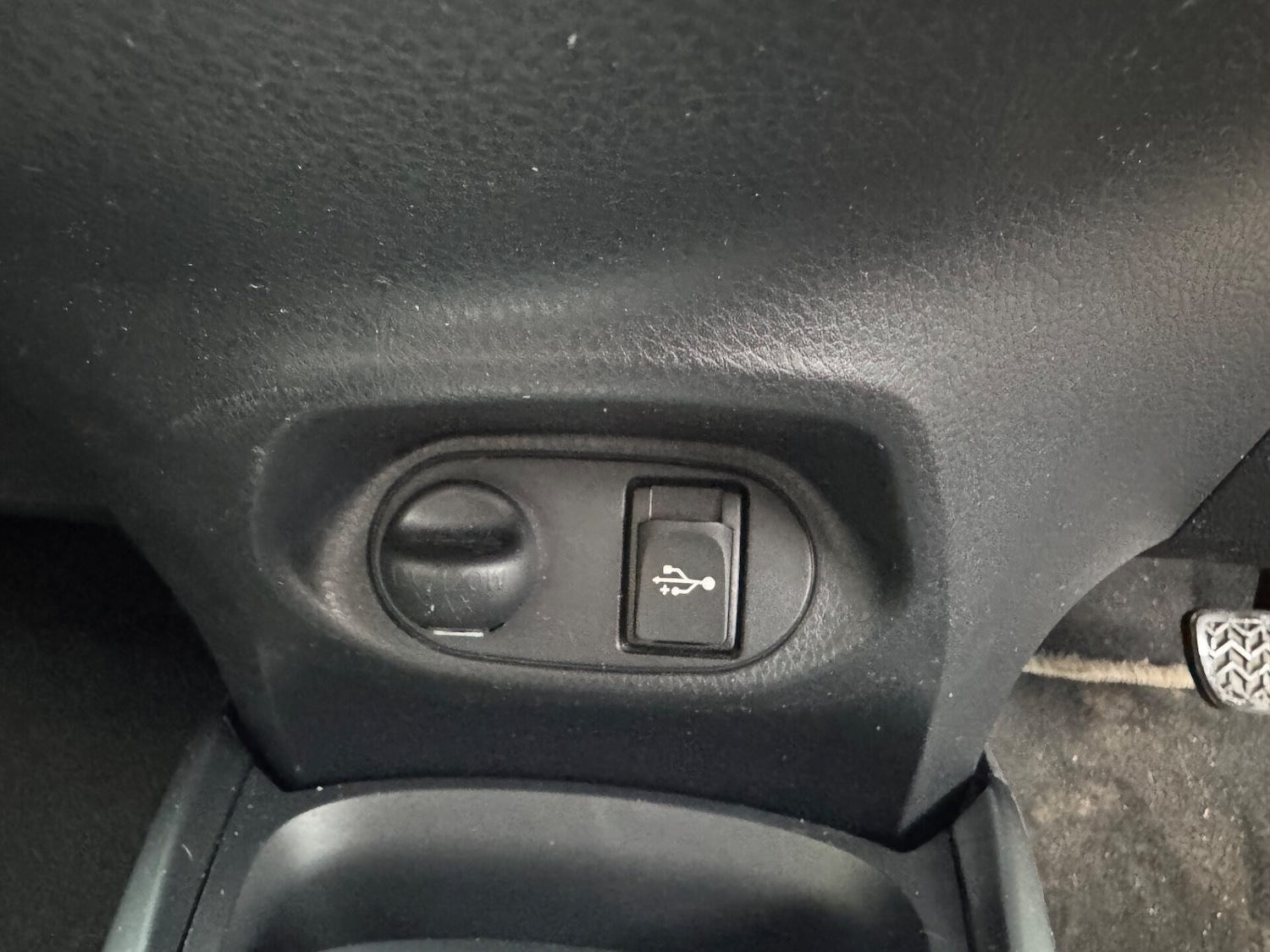 Used Toyota Yaris 2017 for sale - 76685599: Photo 18