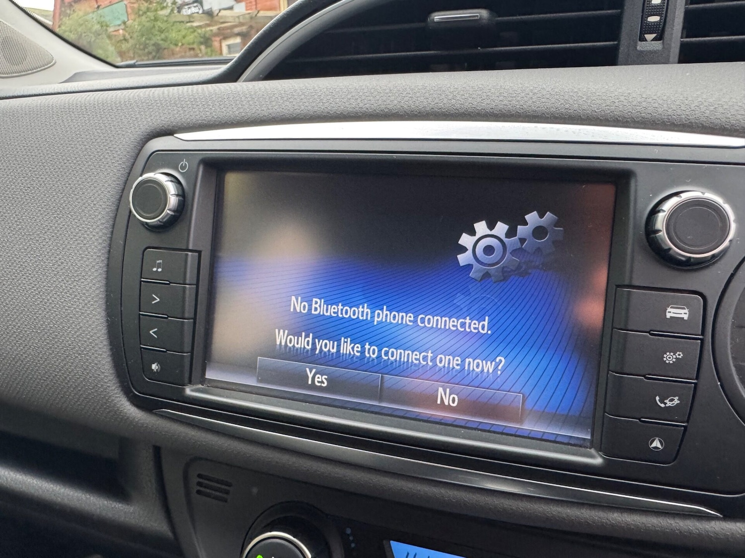 Used Toyota Yaris 2017 for sale - 76685599: Photo 22