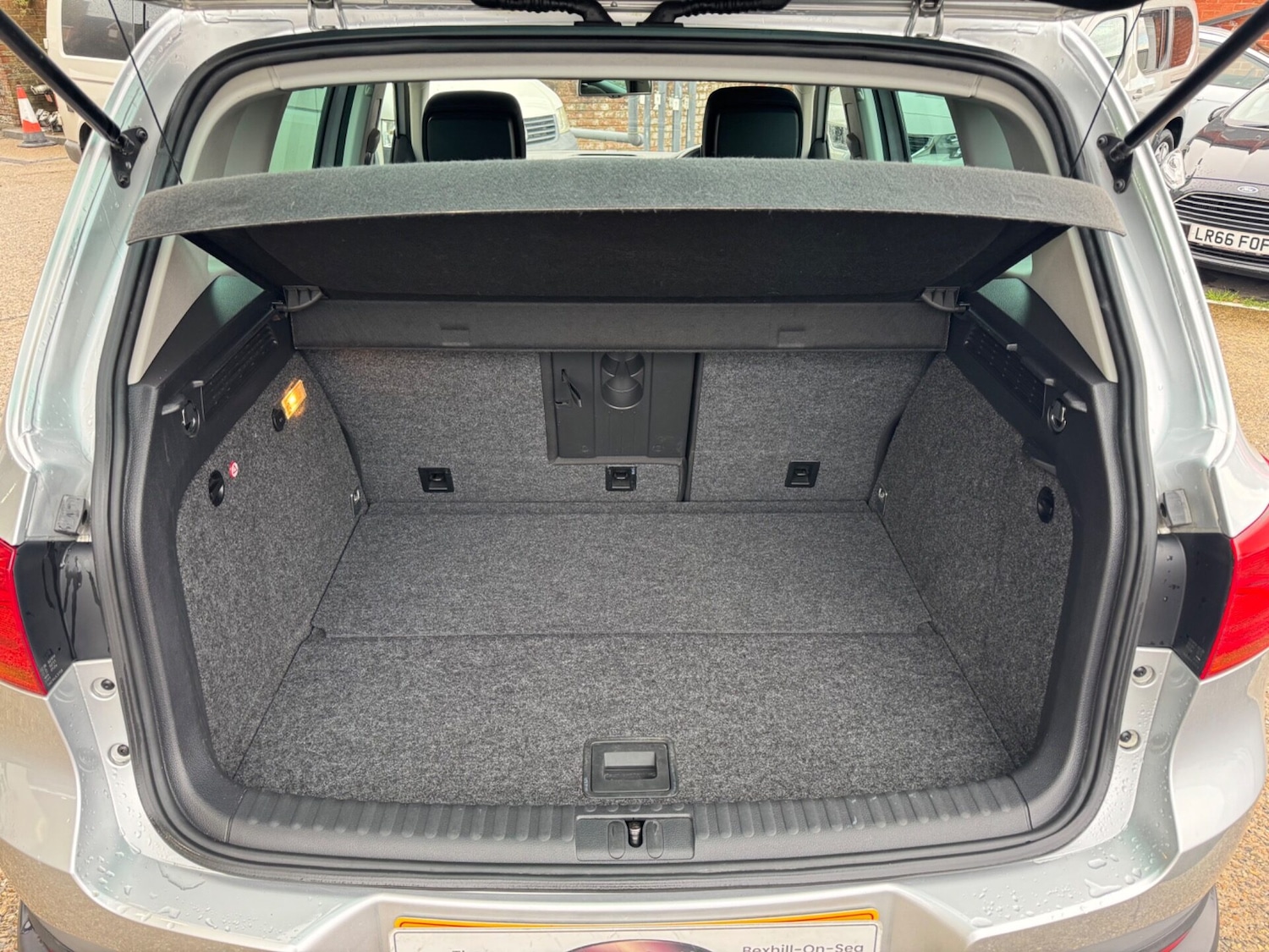 Used Volkswagen Tiguan 2011 for sale - 76156953: Photo 10