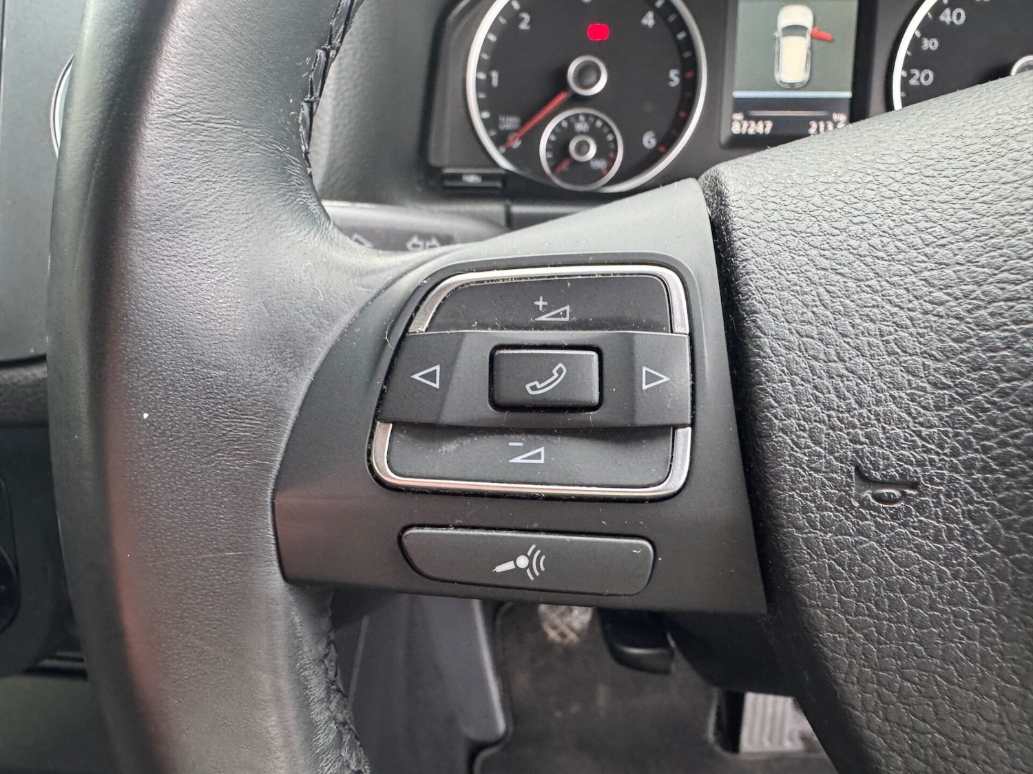 Used Volkswagen Tiguan 2011 for sale - 76156953: Photo 13